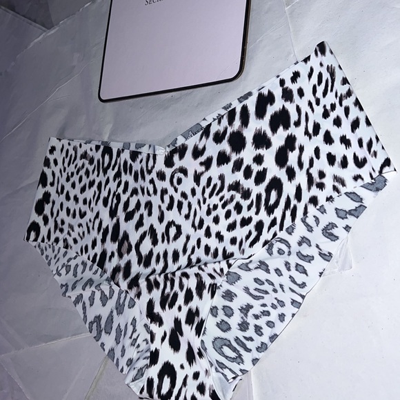 (XXL) Victoria's Secret No Show Hiphugger Underwear Panty - Picture 2 of 10